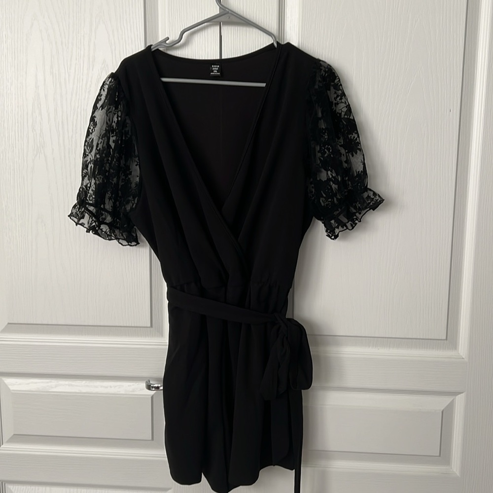 Contrast mesh puff sleeve belted romper - Picture 5 of 6